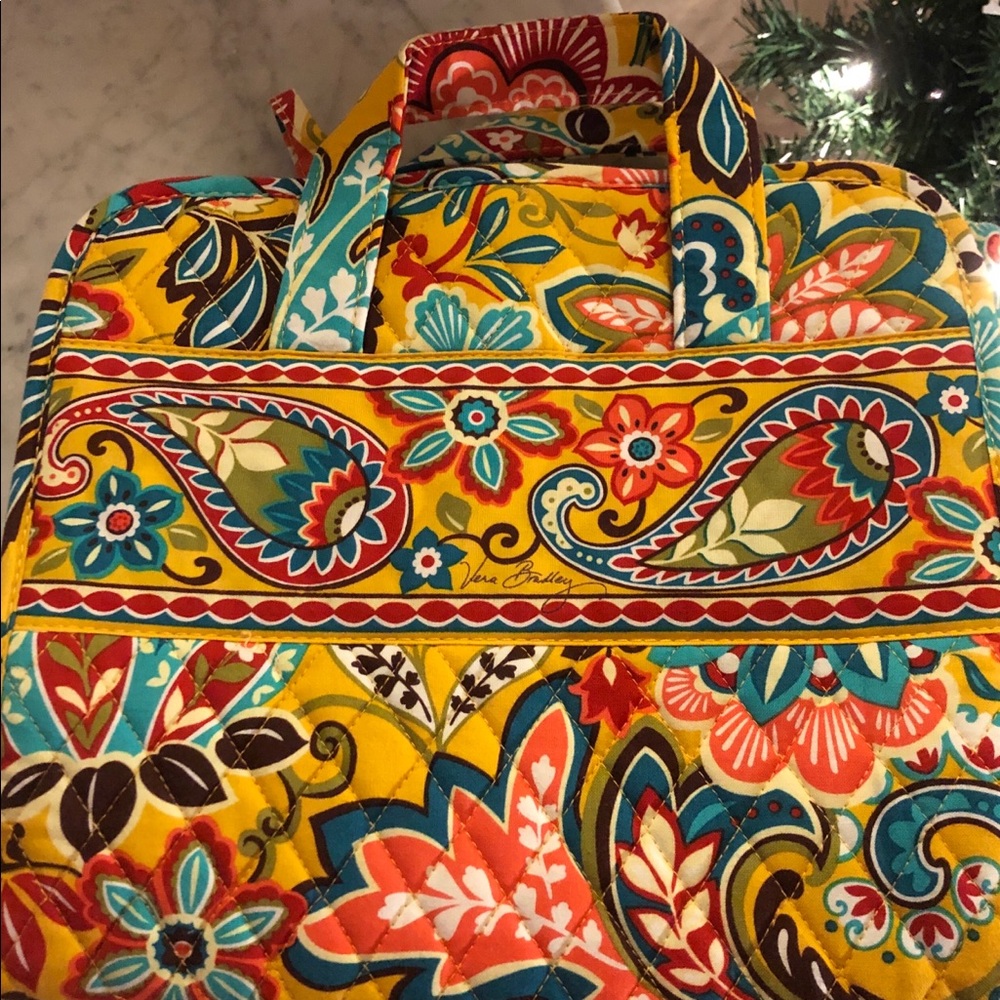 Vera Bradley Toiletry Bag — Like-new